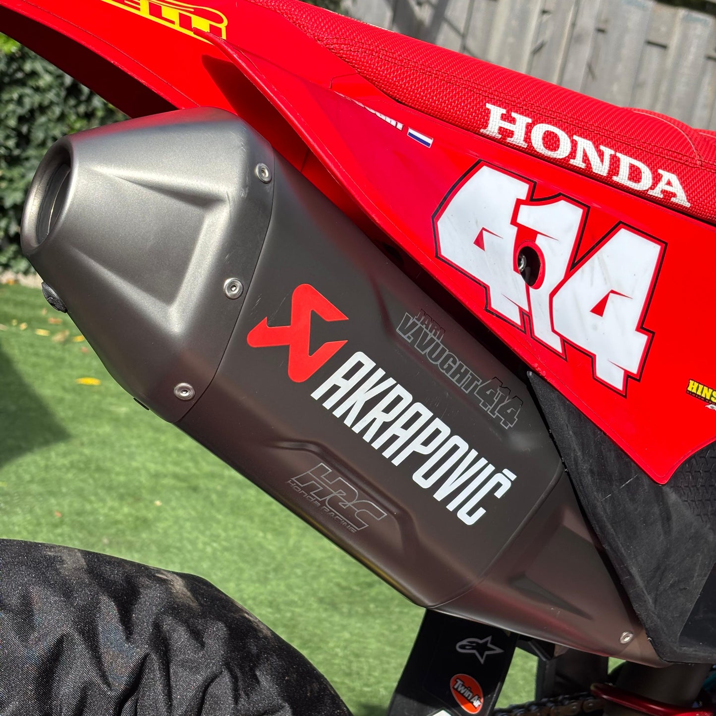 Custom Akrapovic exhaust system CRF 450 25-